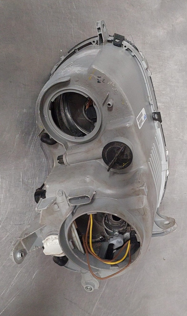 Luz delantera para Mercedes Benz C200 2001-2002 (detalle)