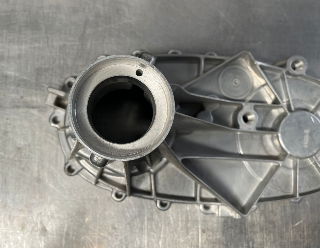 Carcasa Trasera de Transfer Chevrolet Silverado 2500HD 1999-2007 / 3500HD 2001-2007 /  Avalanche 1500 2000-2007 / Tahoe 1999-2007.