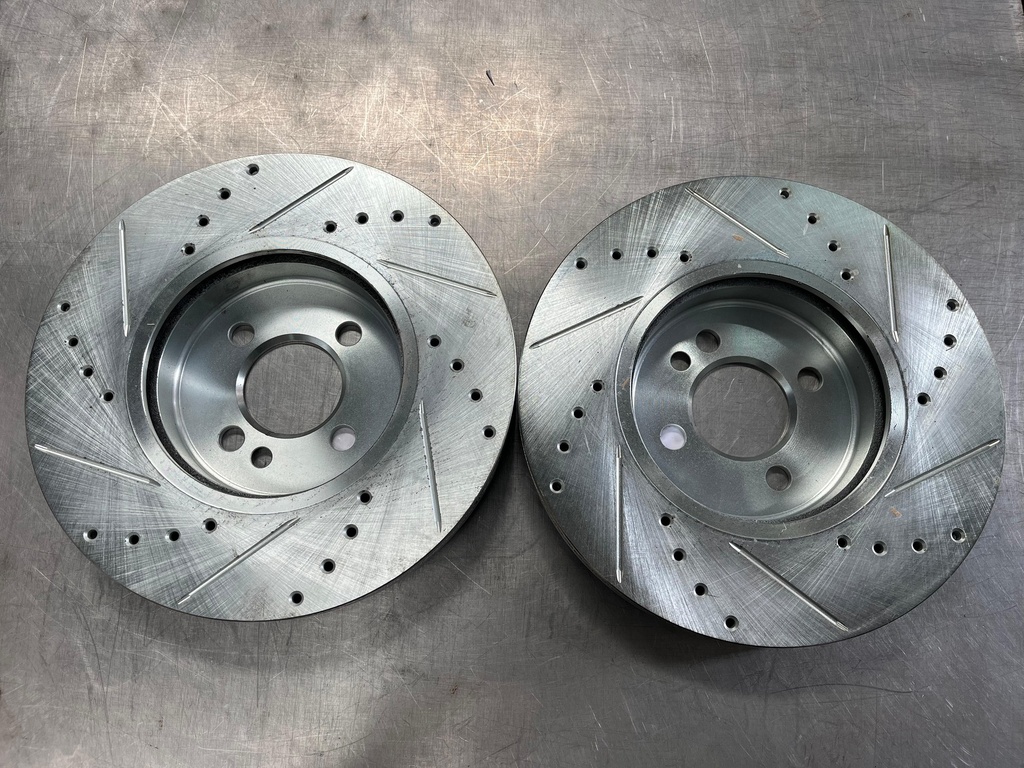 Discos Delanteros Perforados / Ventilados para Mini Cooper S 2009-2013 / S Hatchback 2007-2009 / Roadster S 2012-2015 / S Convertible 2014-2015.