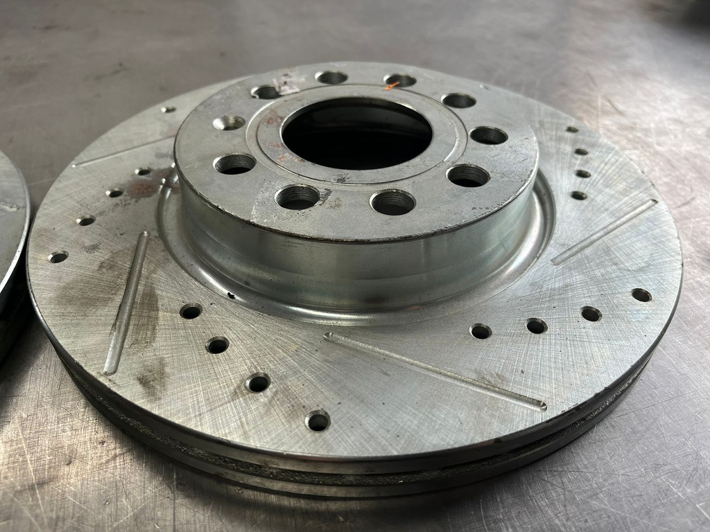 Discos Delanteros Perforados / Ventilados Volkswagen Jetta 2.0L 2012-2015.