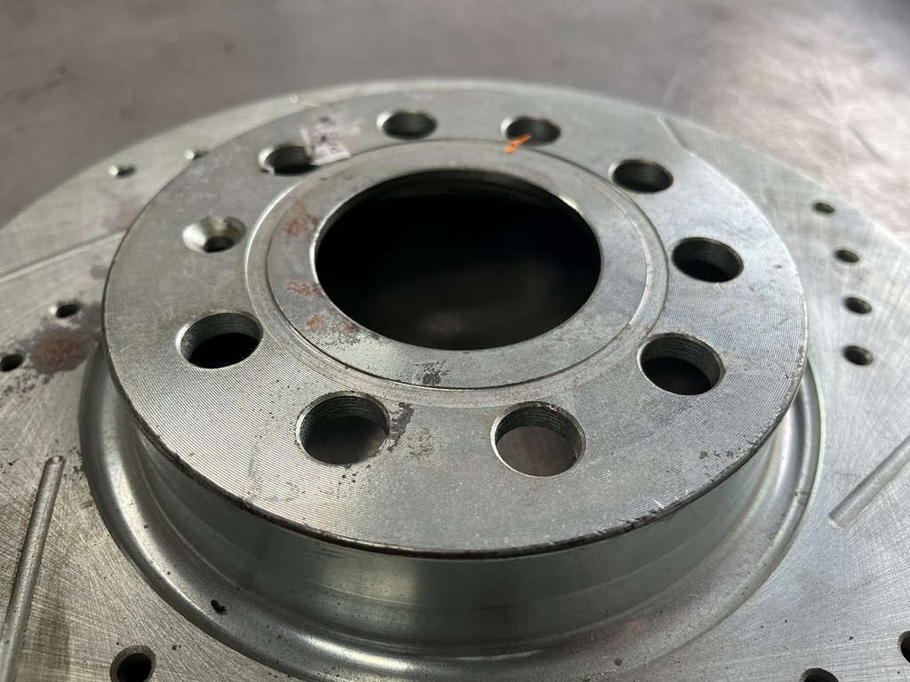 Discos Delanteros Perforados / Ventilados Volkswagen Jetta 2.0L 2012-2015.