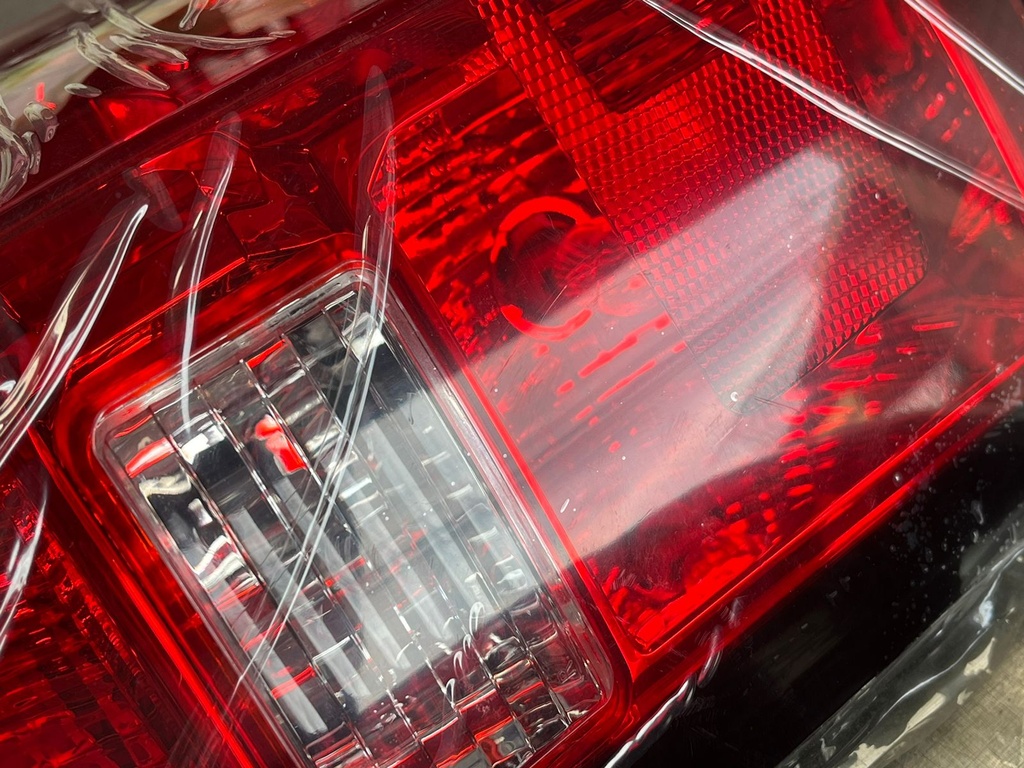 Luces Traseras Chevrolet Silverado 1500 / 2500 / 3500 2014-2015