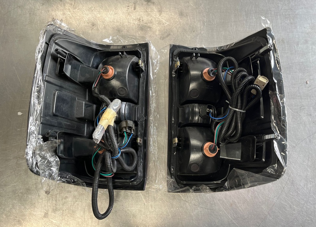 Luces Traseras Chevrolet Silverado 1500 / 2500 / 3500 2014-2015
