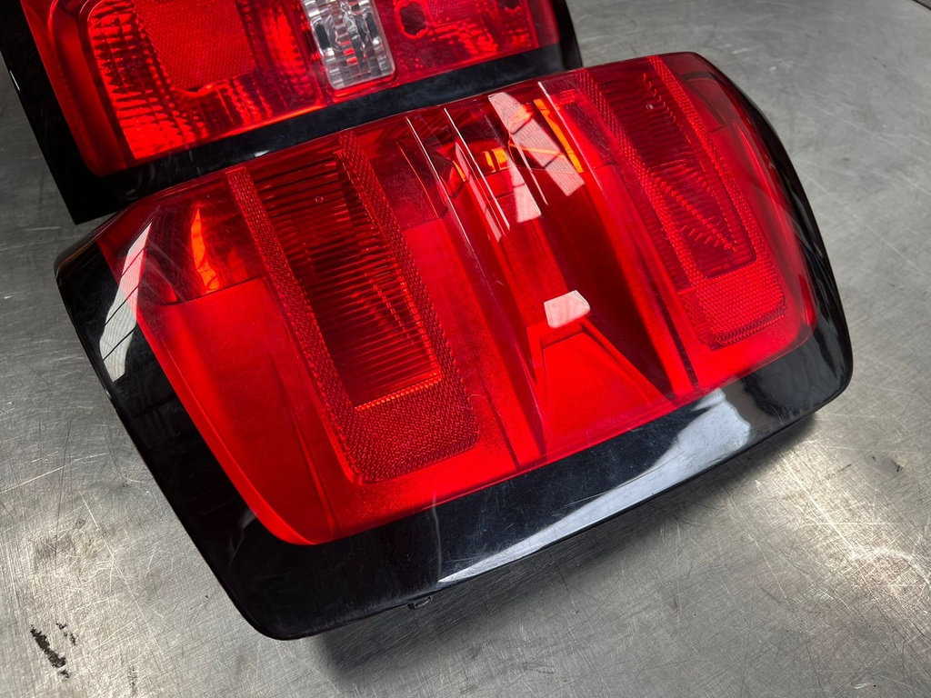 LUCES TRASERAS CHEVROLET SILVERADO 1500 / 2500 / 3500 2016-2019