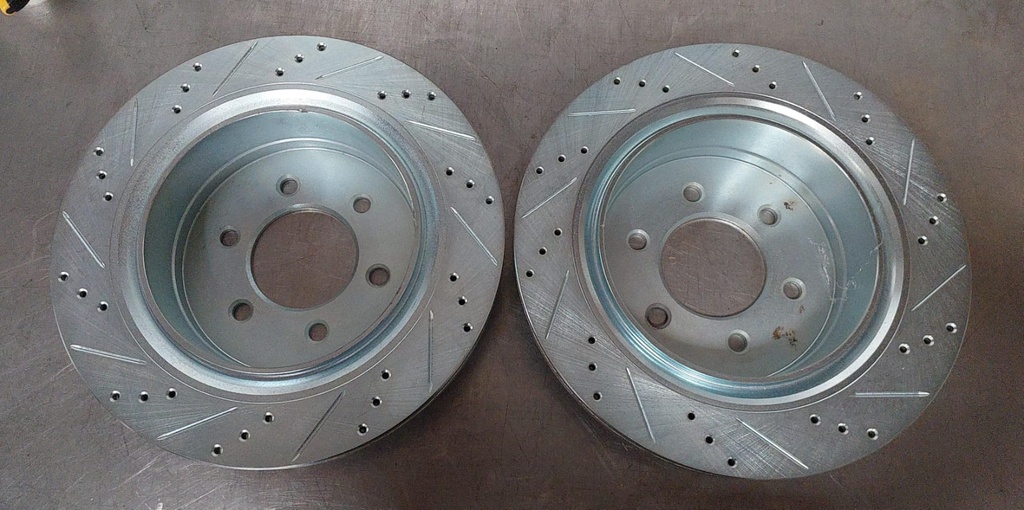 Discos traseros perforados ventilados para Ford F150 2012-2020
