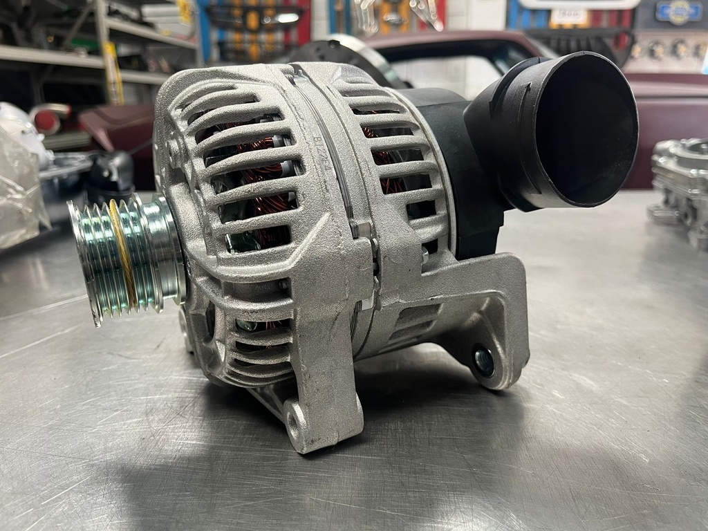 Alternador de 120AMP BMW 2.5L / 3.0L 325Ci 2001-2006 / 325i 2001-2005 / 325xi 2001-2005 / 330Ci 2001-2006 / 330i 2001-2005 / 530i 2001-2006.