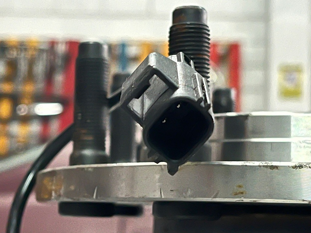 Bocina Delantera para Dodge Ram 2500 / 3500 4x4 2003-2005.