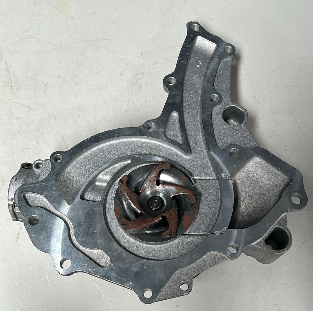 BOMBA AGUA MERCEDES BENZ MT 642