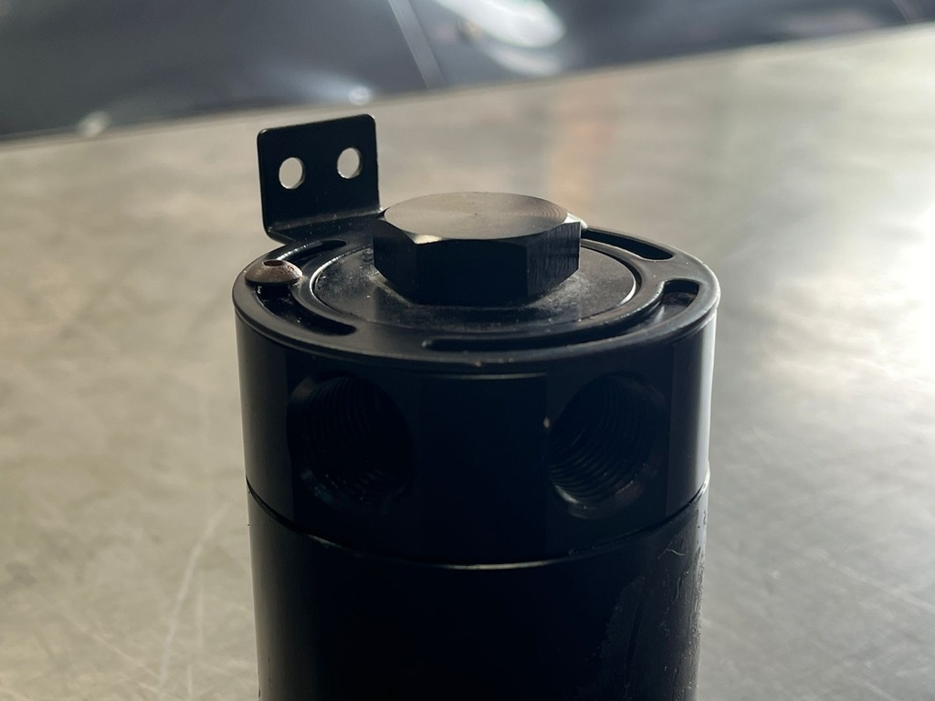 Oil Catch can universal en aluminio con 2 tomas.