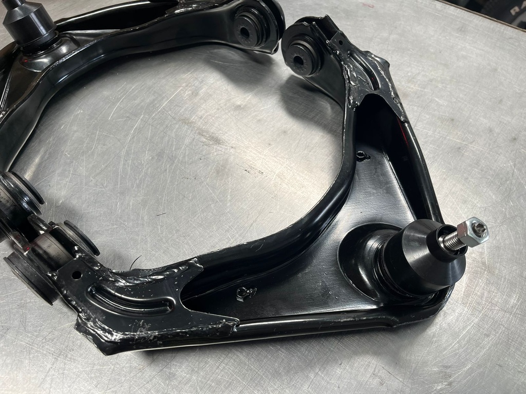 Tijeretas Inferiores Chevrolet Silverado 1500HD 4x2 02-06 / Silverado 2500 4x2 99-04 / Silverado 3500 4x2 01-06 / Avalanche 2500 4x2 03-06 / Hummer H2 04-09.