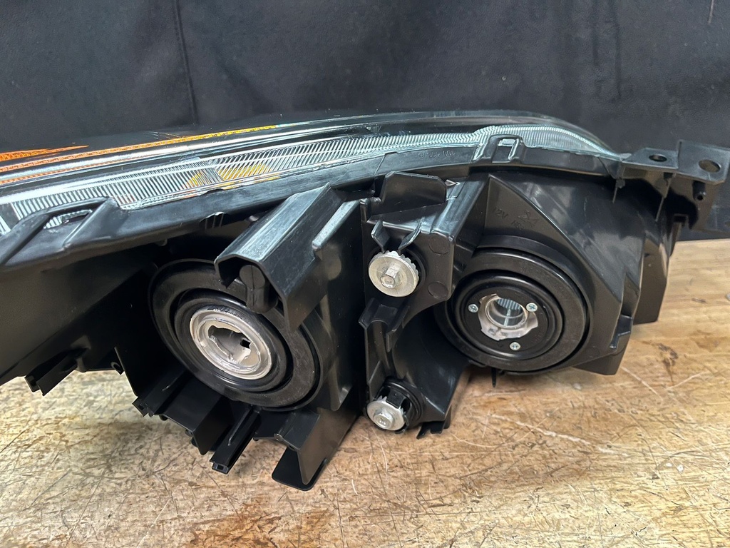 Luces Delanteras Cromadas Tipo Lupa para Mazda 3 2010-2013.