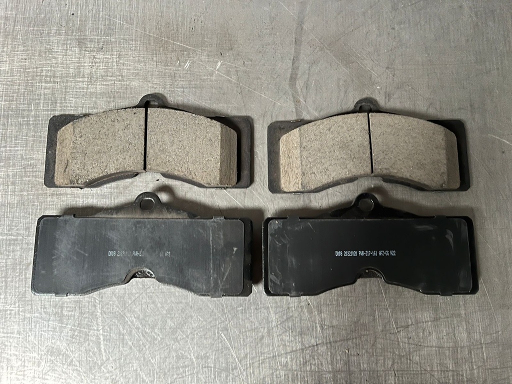 Pastillas Delanteras Cerámicas para Chevrolet Corvette 1963-1982.