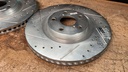 Discos Delanteros Perforados para Lexus IS300 2017-2022 / IS350 2011-2022 / RC300 2017-2022 / RC350 2015-2022.