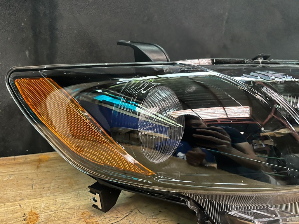 Luces Delanteras Carcasa Negra para Toyota Camry 2007-2009.