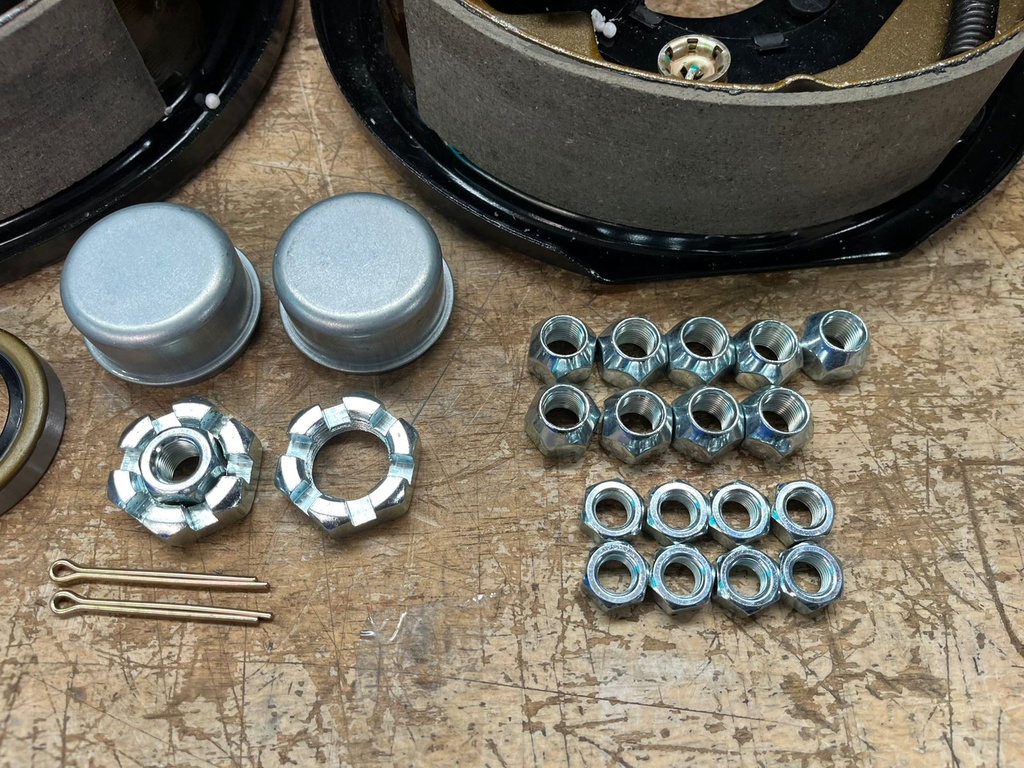 Kit de Frenos de Tambor Eléctricos para Remolque de hasta 3500 Lbs de peso.