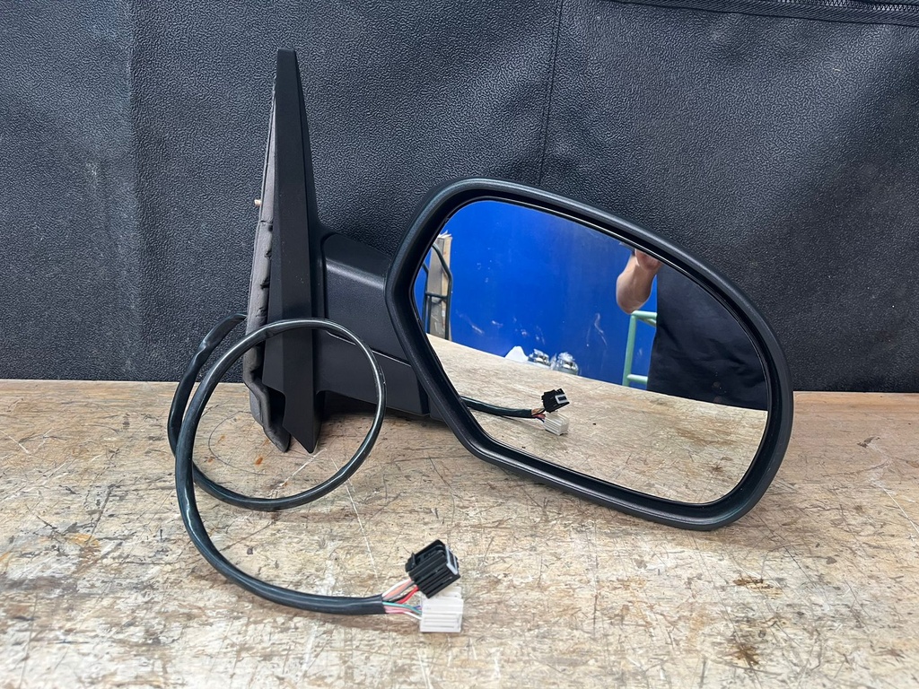 Espejo Derecho Chevrolet Silverado / Tahoe / Avalanche / Suburban 2007-2014.