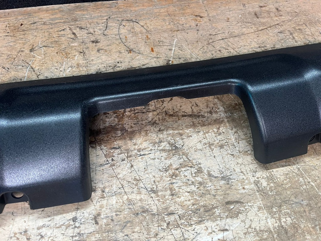 Panel Inferior de Bumper Trasero Toyota 4Runner 2014-2023. (no compatible con series Limited y TRD Sport)