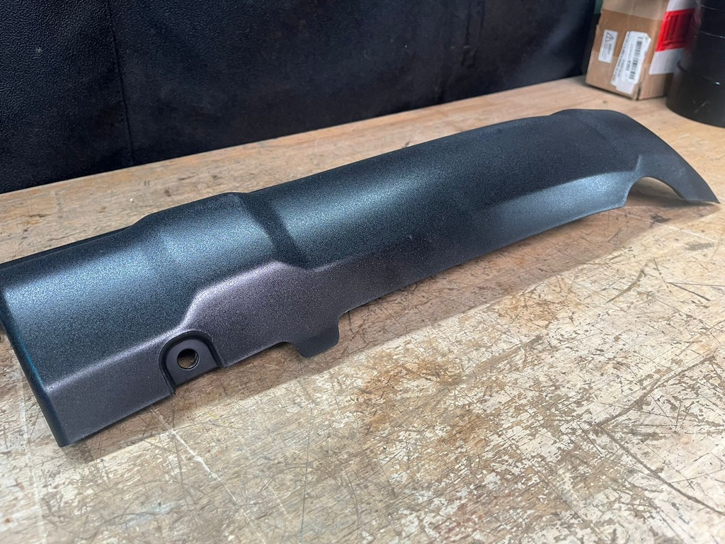 Panel Inferior de Bumper Trasero Toyota 4Runner 2014-2023. (no compatible con series Limited y TRD Sport)