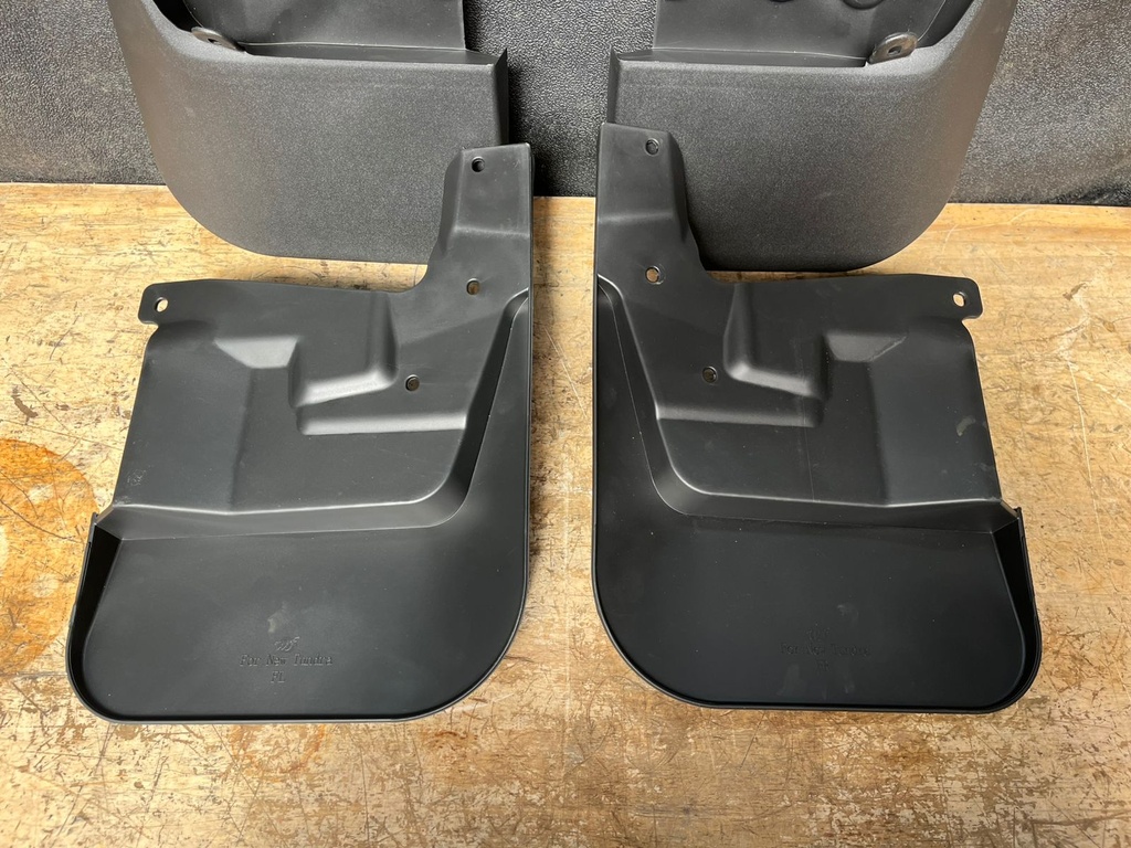 Guardabarros (4 piezas) para Toyota Tundra 2022-2024.