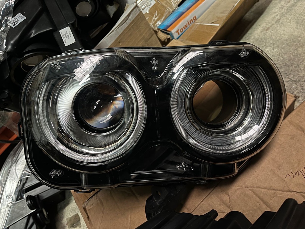 Luces Delanteras VLAND RGB Dodge Challenger 15-19