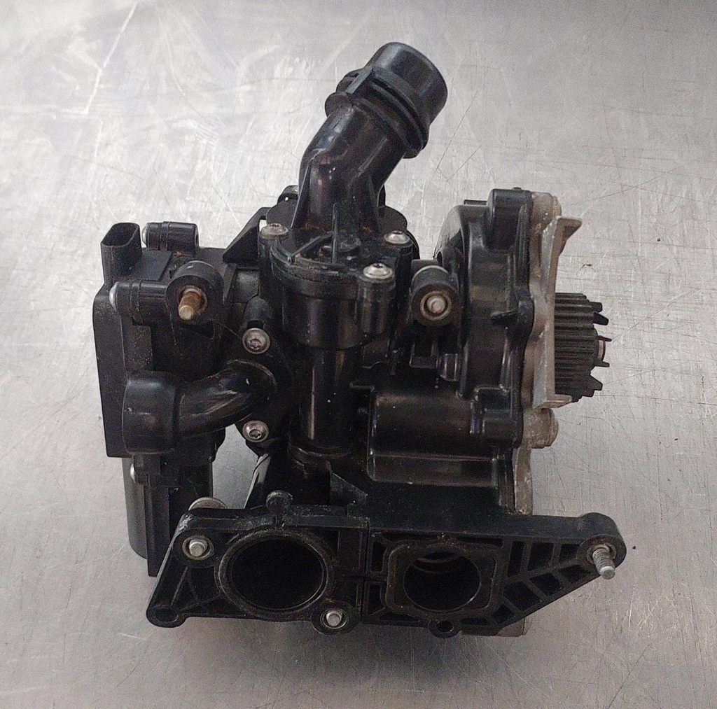 Termostato de bomba de agua para Volkswagen Jetta / Golf / Audi A3 / A4  / A5 / A6 / A7 1.8L, 2.0L 2012-2021