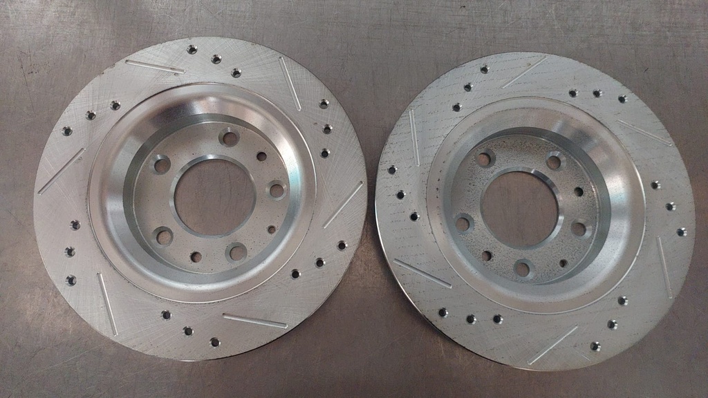 Discos traseros perforados para Mazda 6 / Ford Fusion 2006-2012