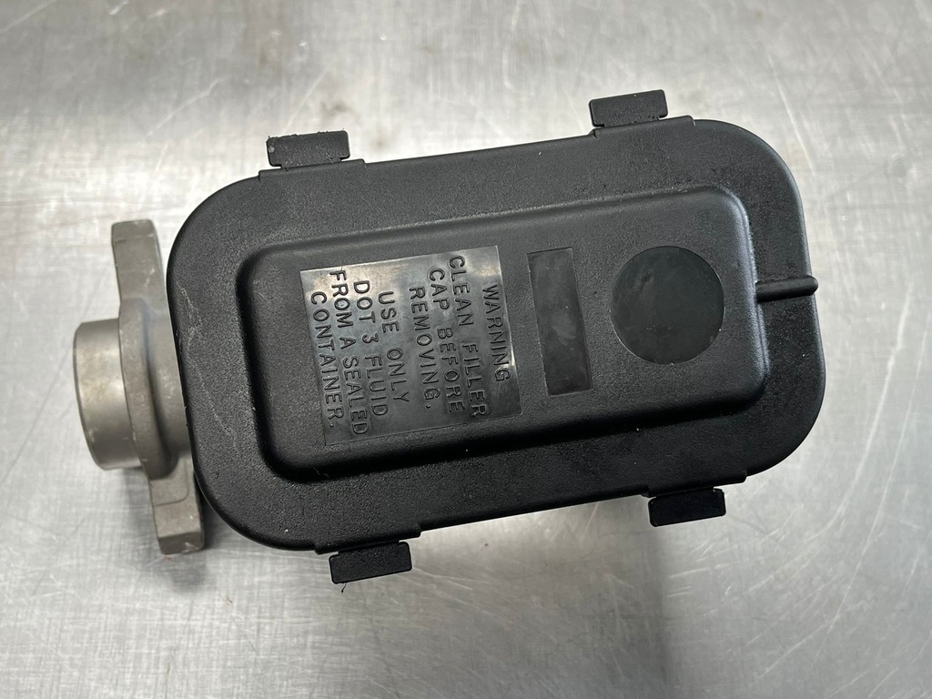 Bomba de Frenos para Chevrolet Silverado C1500 1988-1995 / C2500 1988-1993 / Blazer K1500 1994-1999.