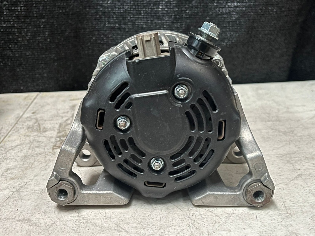 Alternador de 180AMP para Dodge Ram 1500 5.7L V8 2003-2006 / Durango 5.7L V8 2004-2006.