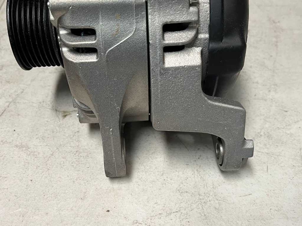 Alternador de 180AMP para Dodge Ram 1500 5.7L V8 2003-2006 / Durango 5.7L V8 2004-2006.