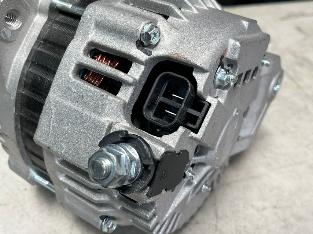 Alternador de 110AMP para Nissan Altima SE / SE-R V6 3.5L 2002-2006.