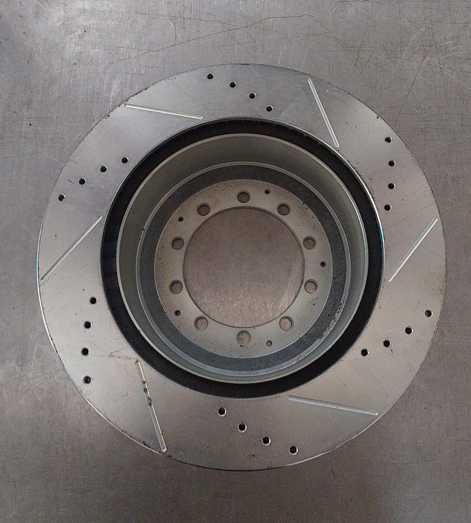 Disco trasero izquierdo ventilado perforado para RAM 4500 / RAM 5500 2013-2024