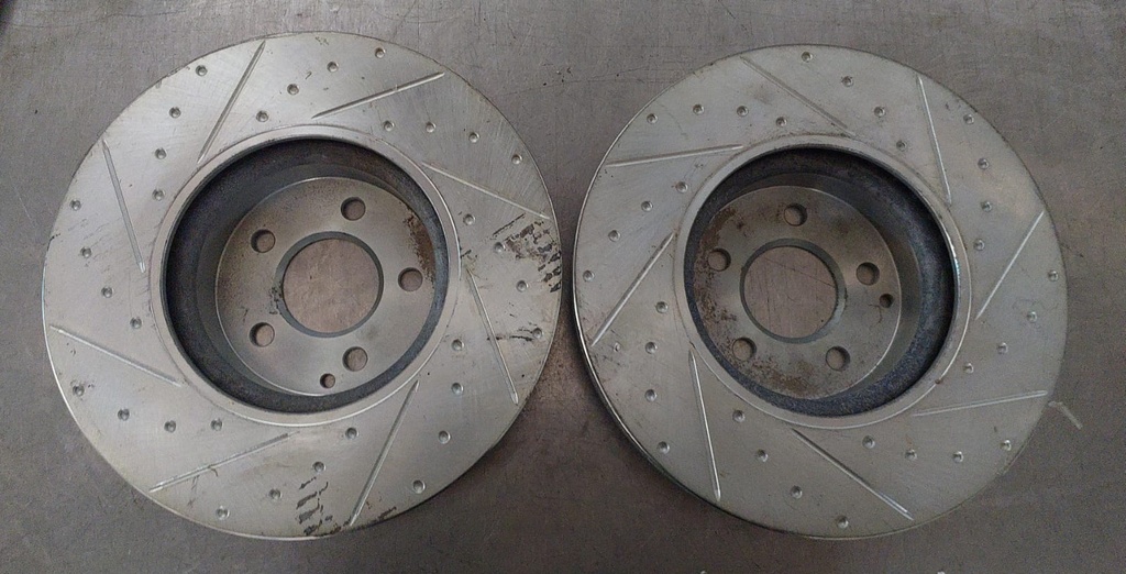 Discos delanteros ventilados ranurados para Mercedes Benz C43 AMG 2017-2022