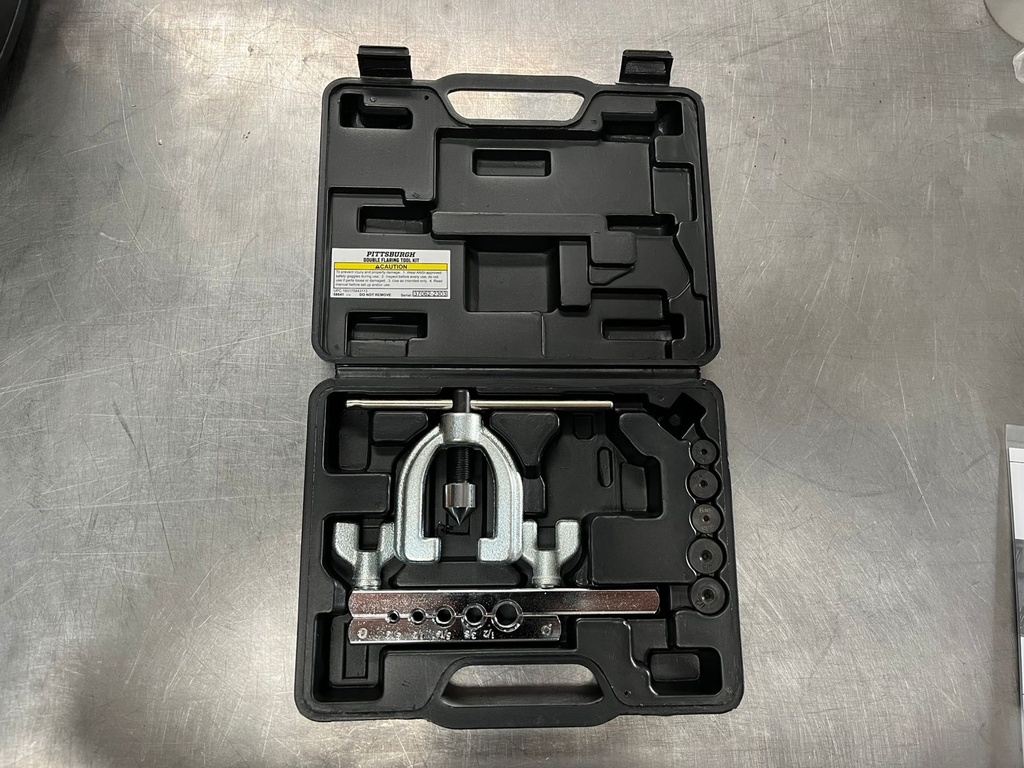 Set de herramientas para conos de tubería metalica.