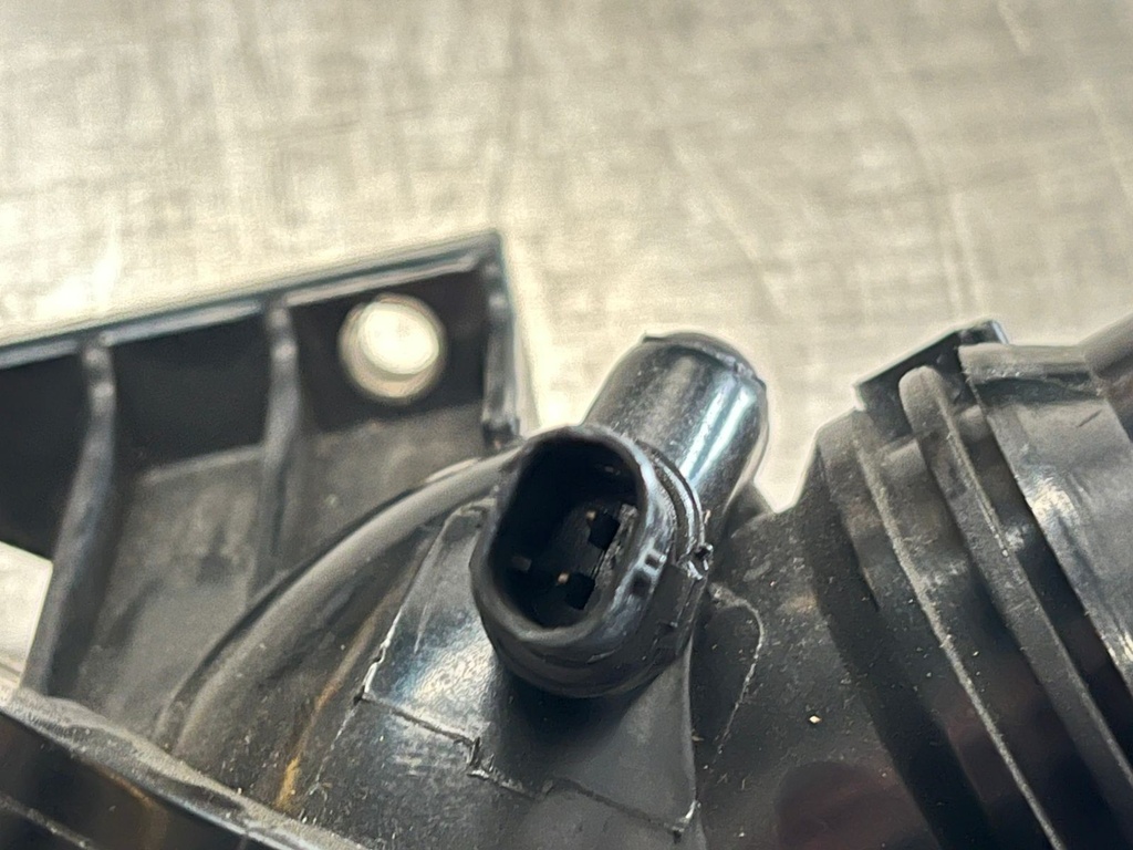 Termostato para BMW 328i 2.0L L4 2012-2015 / BMW 320i 2.0L L4 2013-2015.