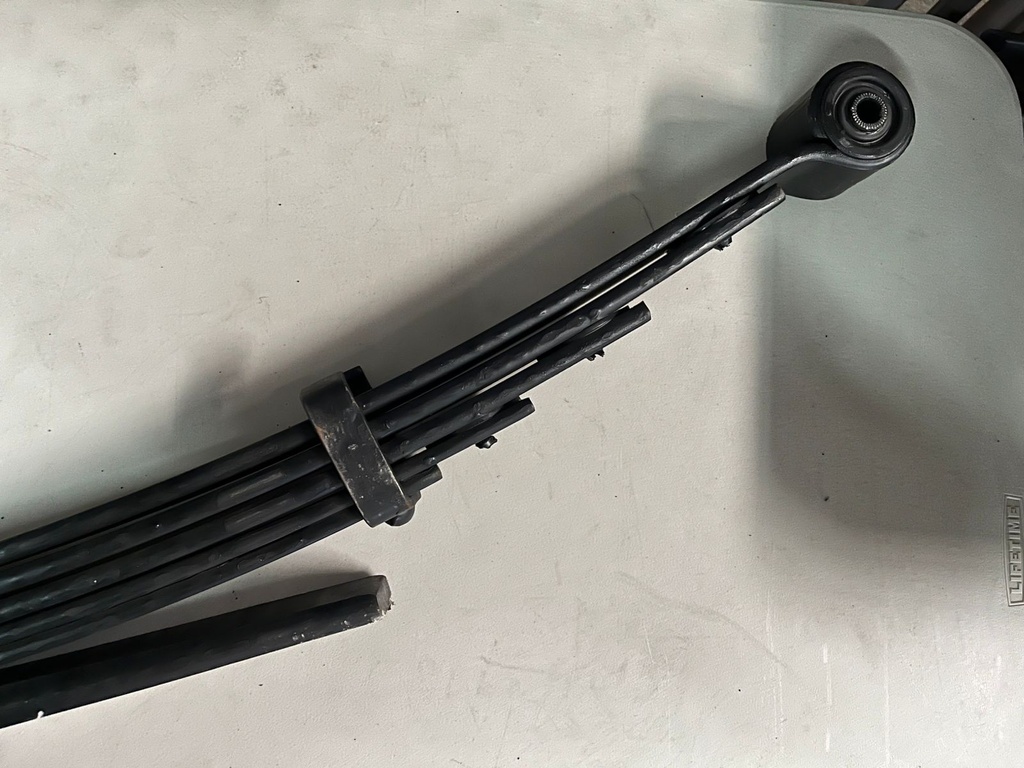 Hoja de resorte para Chevrolet Silverado 2500HD / 3500HD 1999-2010.