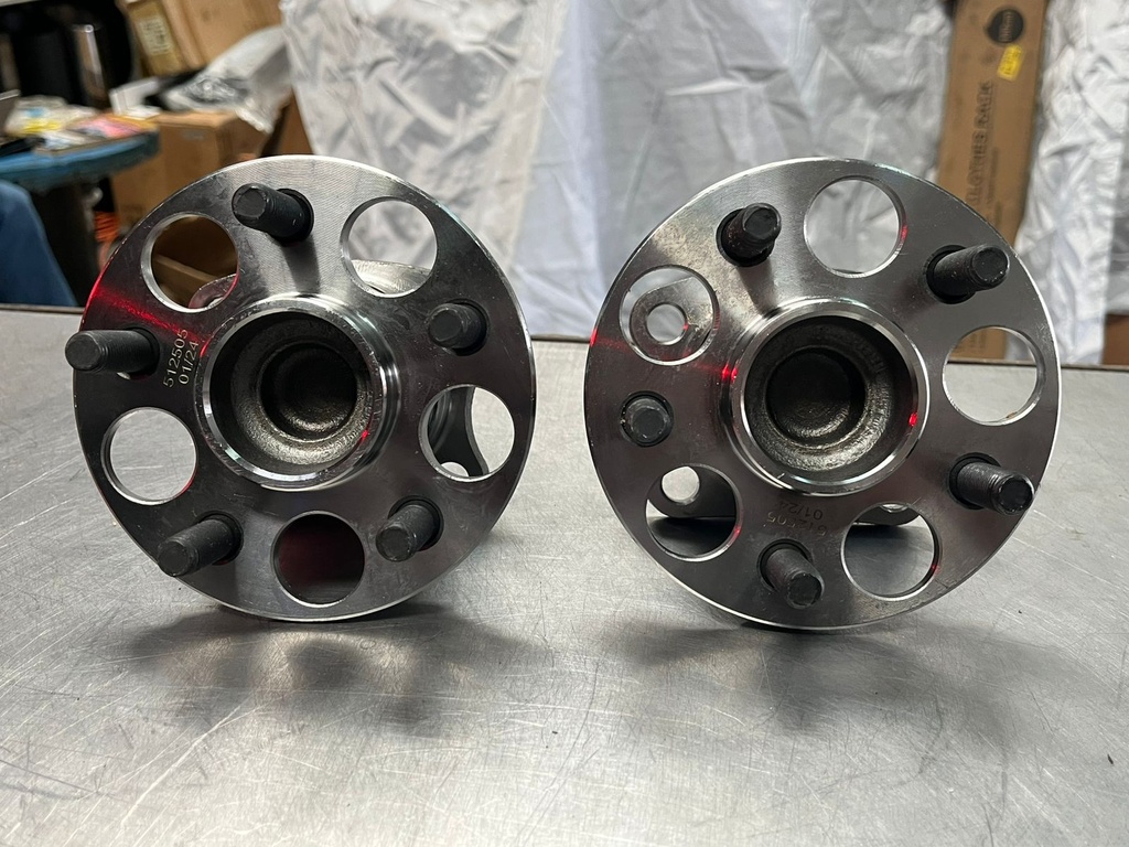 Bocinas de Rueda Traseras para Toyota Prius 2010-2015.