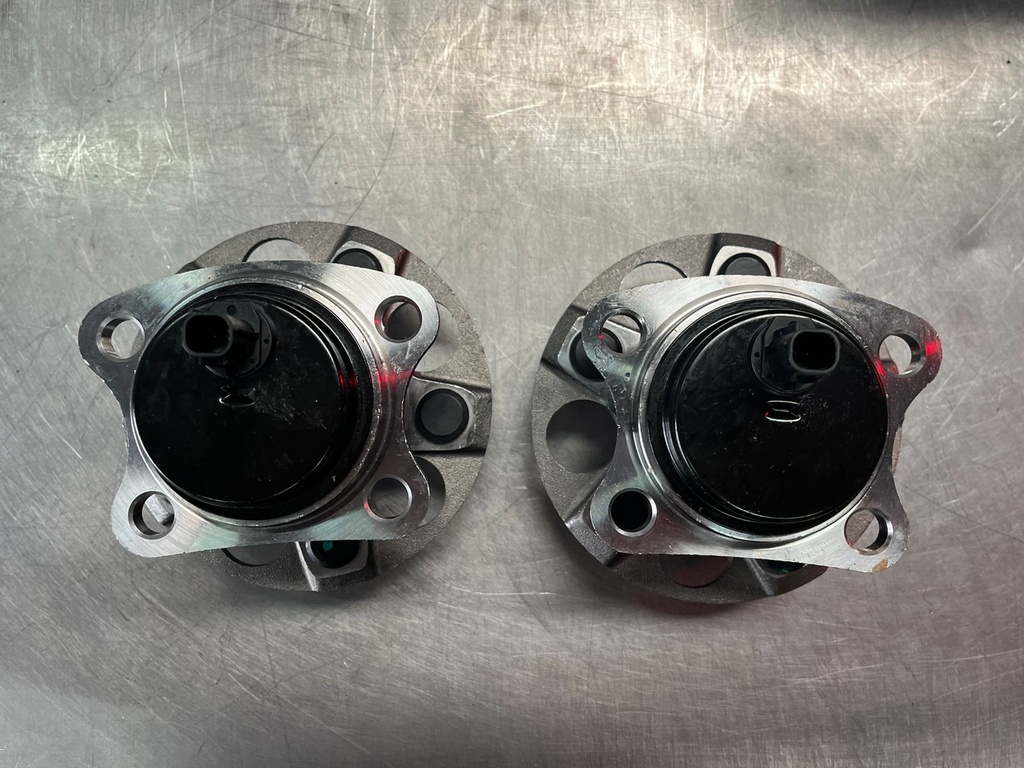 Bocinas de Rueda Traseras para Toyota Prius 2010-2015.