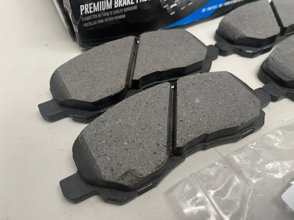 Pastillas de freno delanteras cerámicas para Jeep Compass / Patriot 2007-2018.