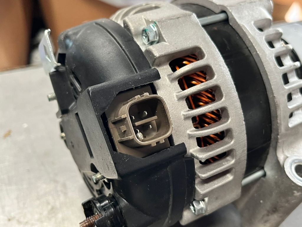 Alternador para Honda Accord 2.4L 2003-2007 / Element 2.4L 2003-2009 / Civic 2.0L 2006-2010 / CRV 2.4L 2007-2009.