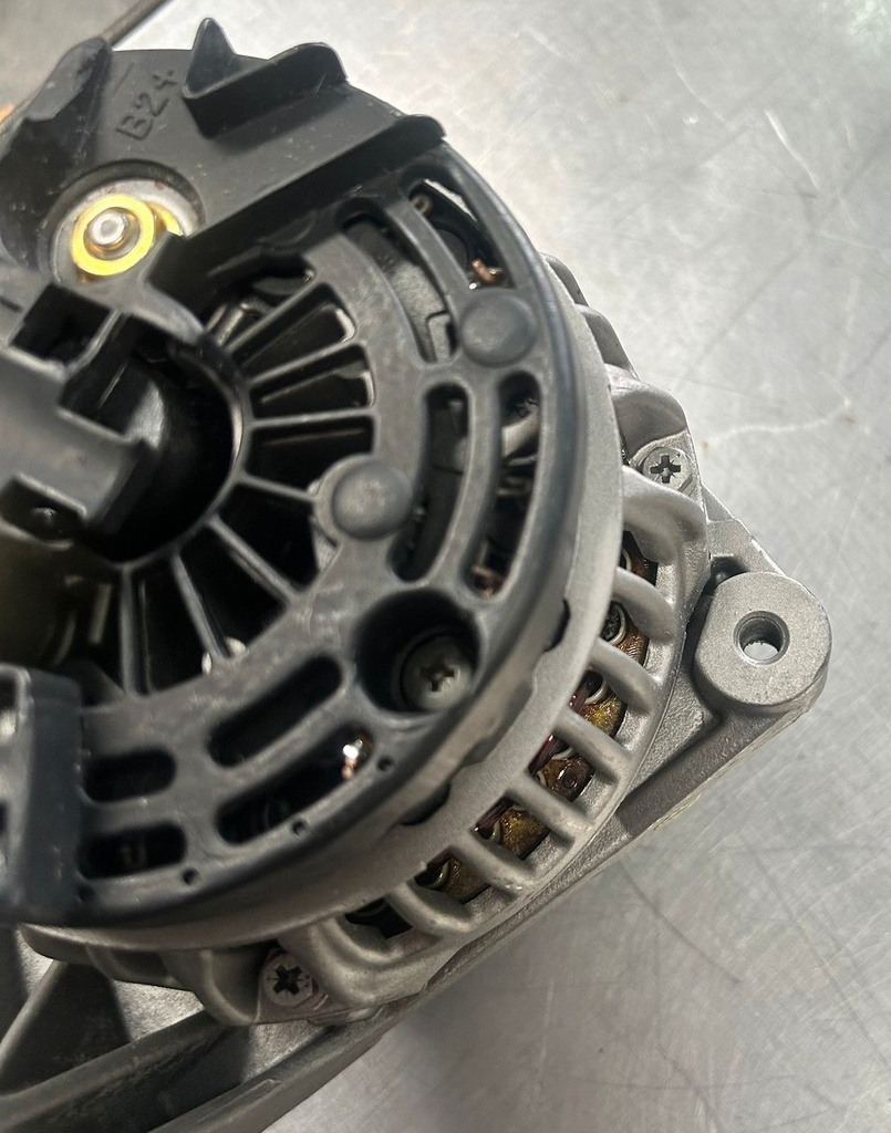 Alternador para Volvo S60 2005 al 2009 S80 2004 al 2006 V70 XC70 2005 al 2007 XC90 2006