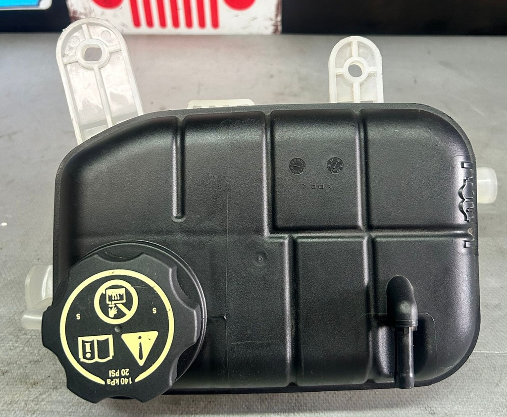 Recervorio de coolant para Chevrolet Tracker 1.4L 2013-2015 / Chevrolet Trax 1.4L 2013-2017.