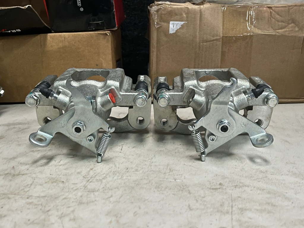 Caliper traseros para Dodge Grand Caravan 2008-2016 / Chrysler Town & Country 2008-2016 / Volskwagen Routan 2008-2014.