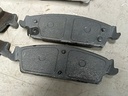 PASTILLAS TRASERAS CERAMICA CHEVY SILVERADO 1500 14-19 / SUBURBAN 15-20 / GMC SIERRA 1500 14-19