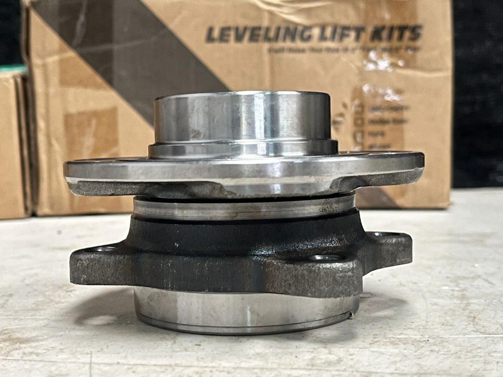 Bocina de rueda delantera Dodge Dart 2016 / Chrysler 200 2017