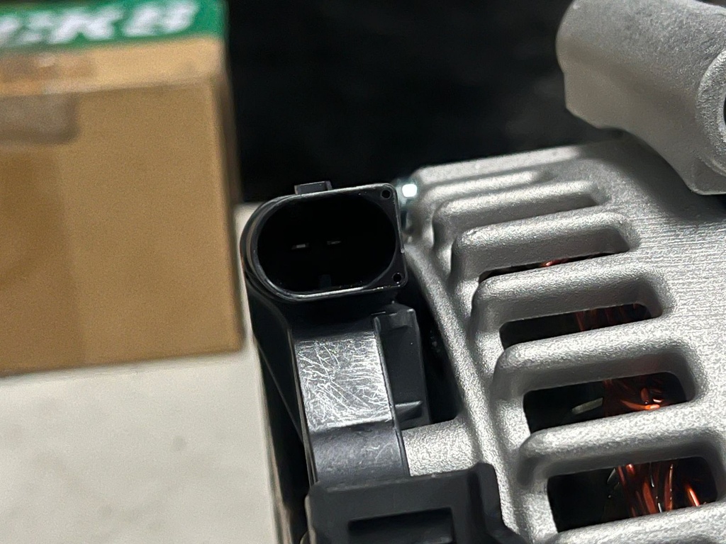 Alternador 180AMP BMW 135i 2008-2010 / 335d 2009-2010 / 335i 2007-2010 / 535i 2008-2010