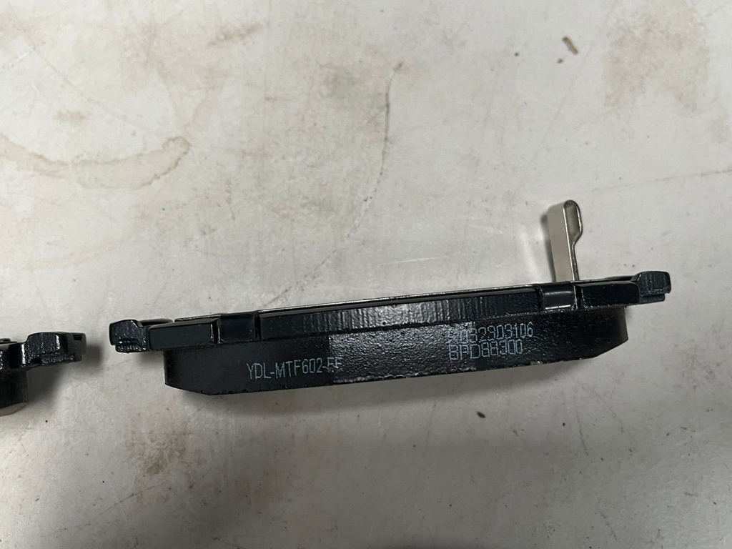 Pastillas de freno traseras Chevrolet Trailblazer 2002-2005 / Chevrolet SSR 2003-2006 / Traverse 2009-2017 / GMC Acadia 2007-2016