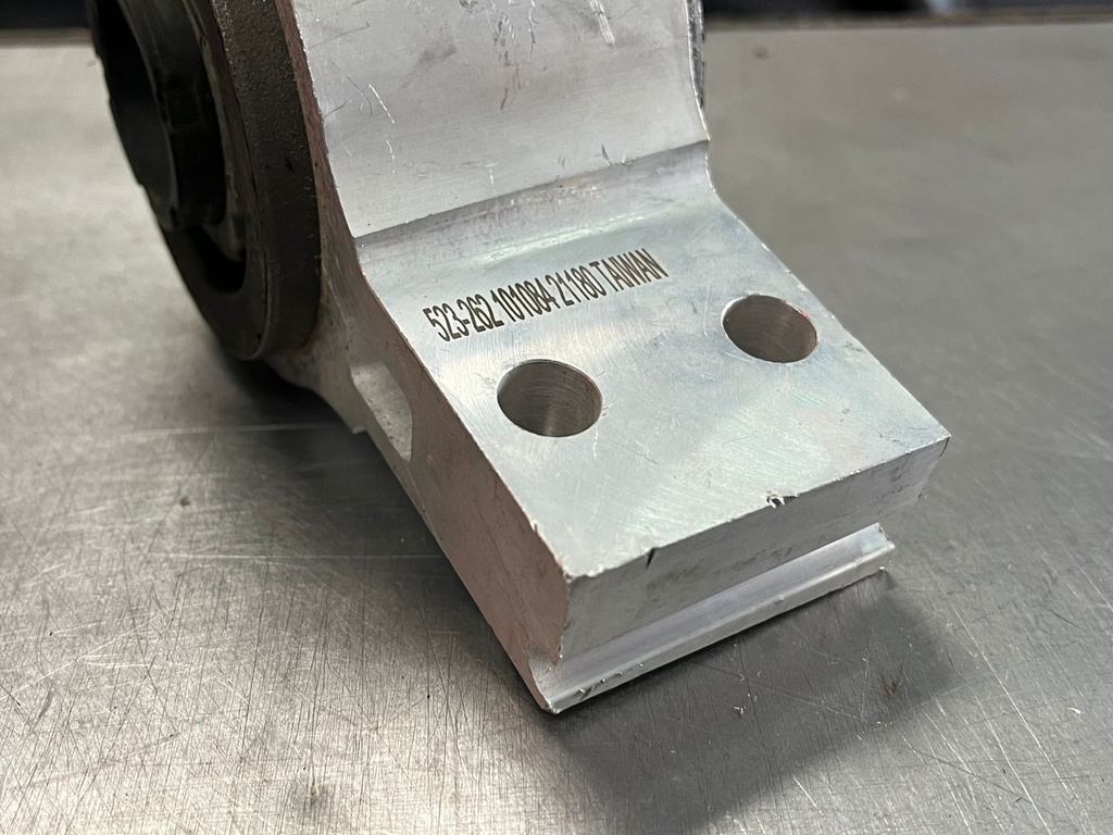 Bushing izquierdo inferior de tijereta delantera Ford Explorer 2011-2019