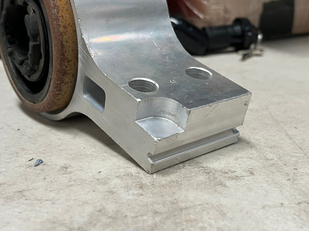 Bushing Delantero Inferior de Tijereta Izquierda Ford Flex 2009 / Taurus X 2008-2009