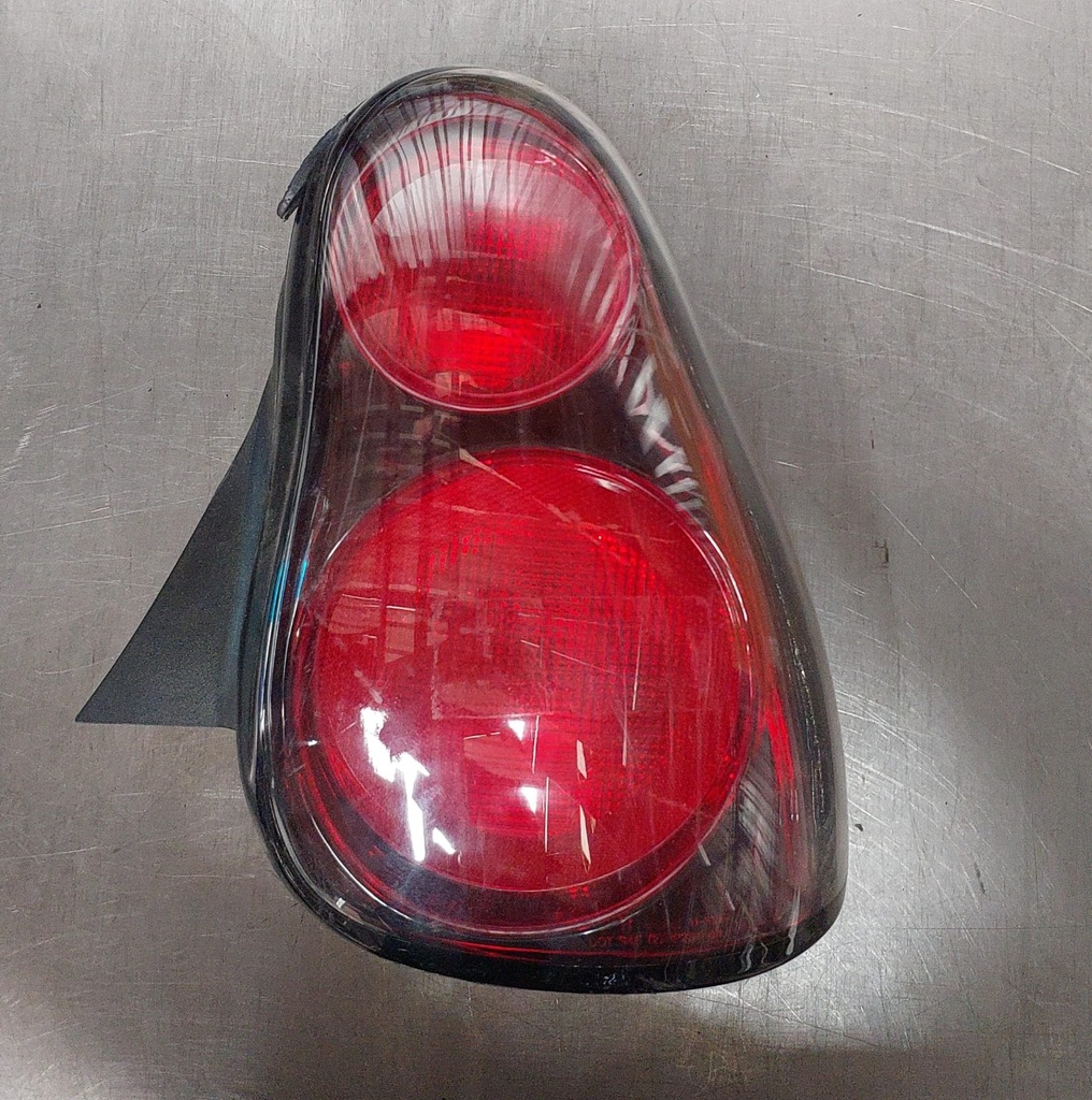 Luz trasera derecha Chevrolet Montecarlo 2000-2005