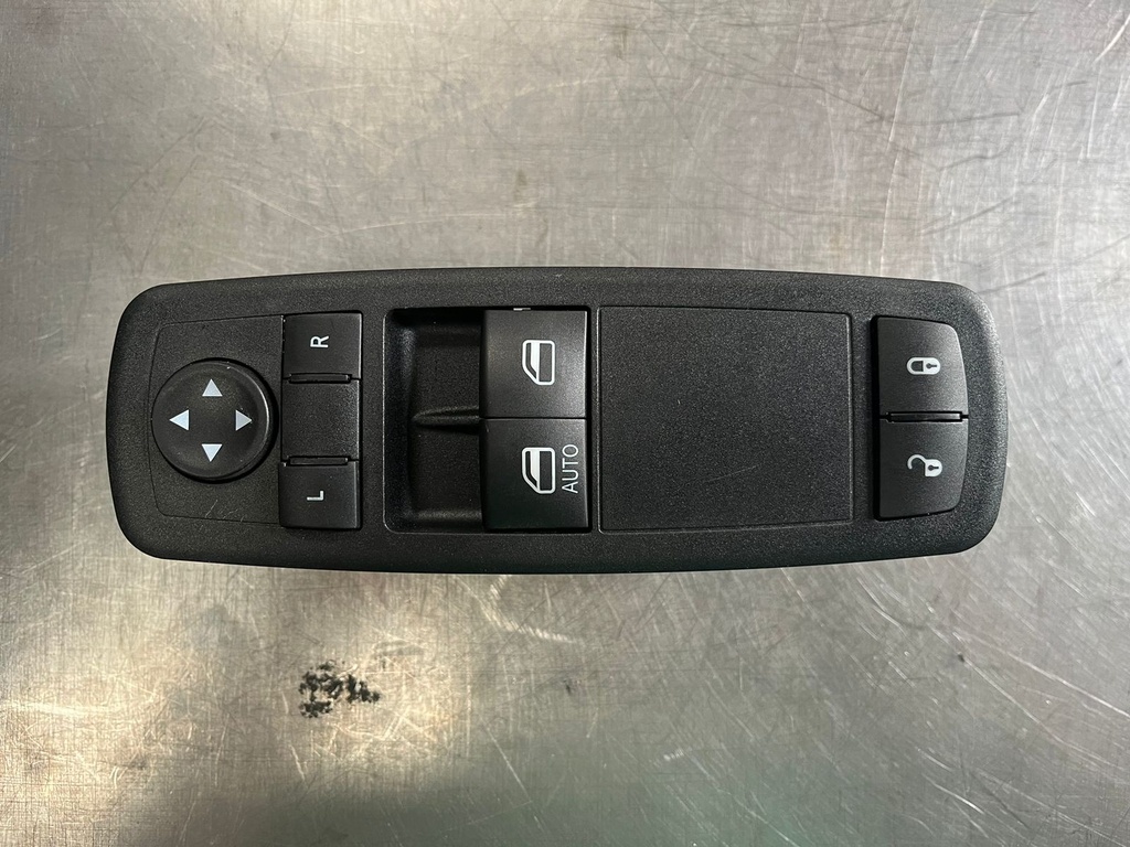 Botonera Principal para Dodge Grand Caravan / Chrysler Town & Country 2012-2015.